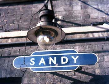 182 Gas lamp on old up side platform at Sandy 1982
